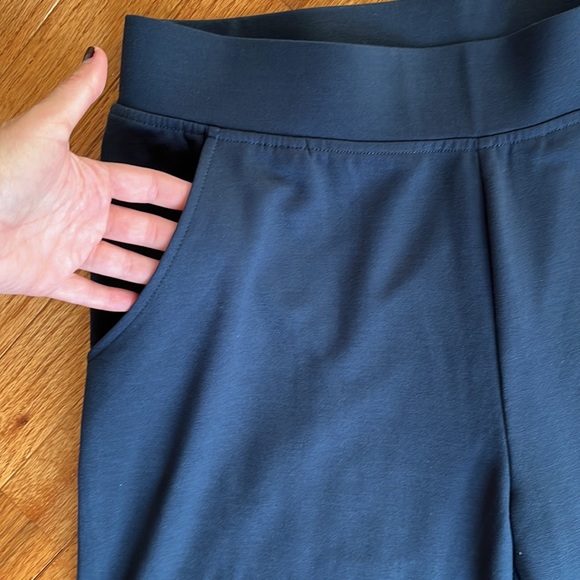 SENTIMENTAL NEW YORK Capri pants - Picture 3 of 8